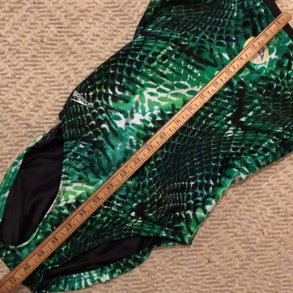 NWT SPEEDO coveted green python extra life lycra competition - Picture 13 of 16
